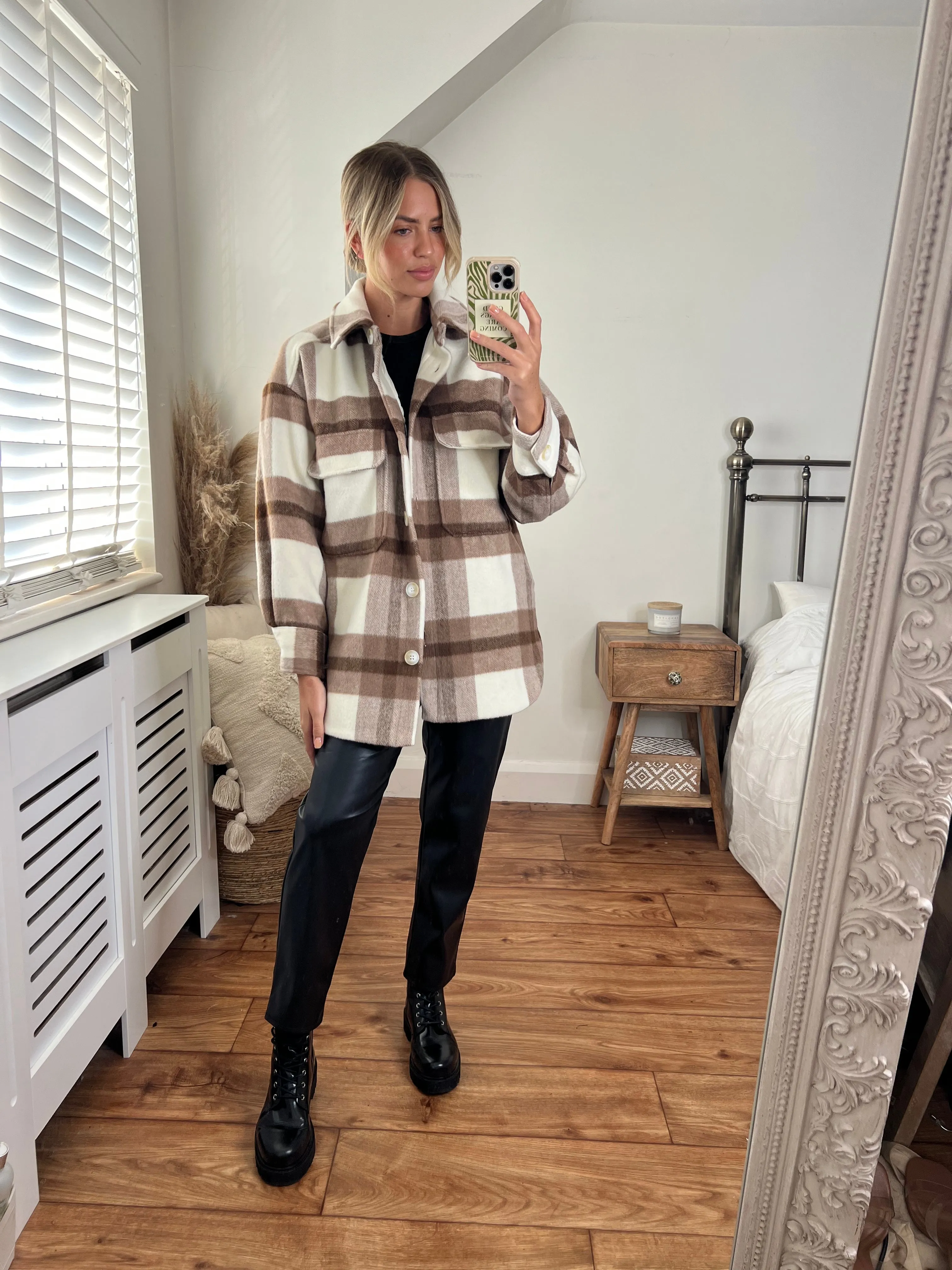 Reign Check Shacket / Neutral