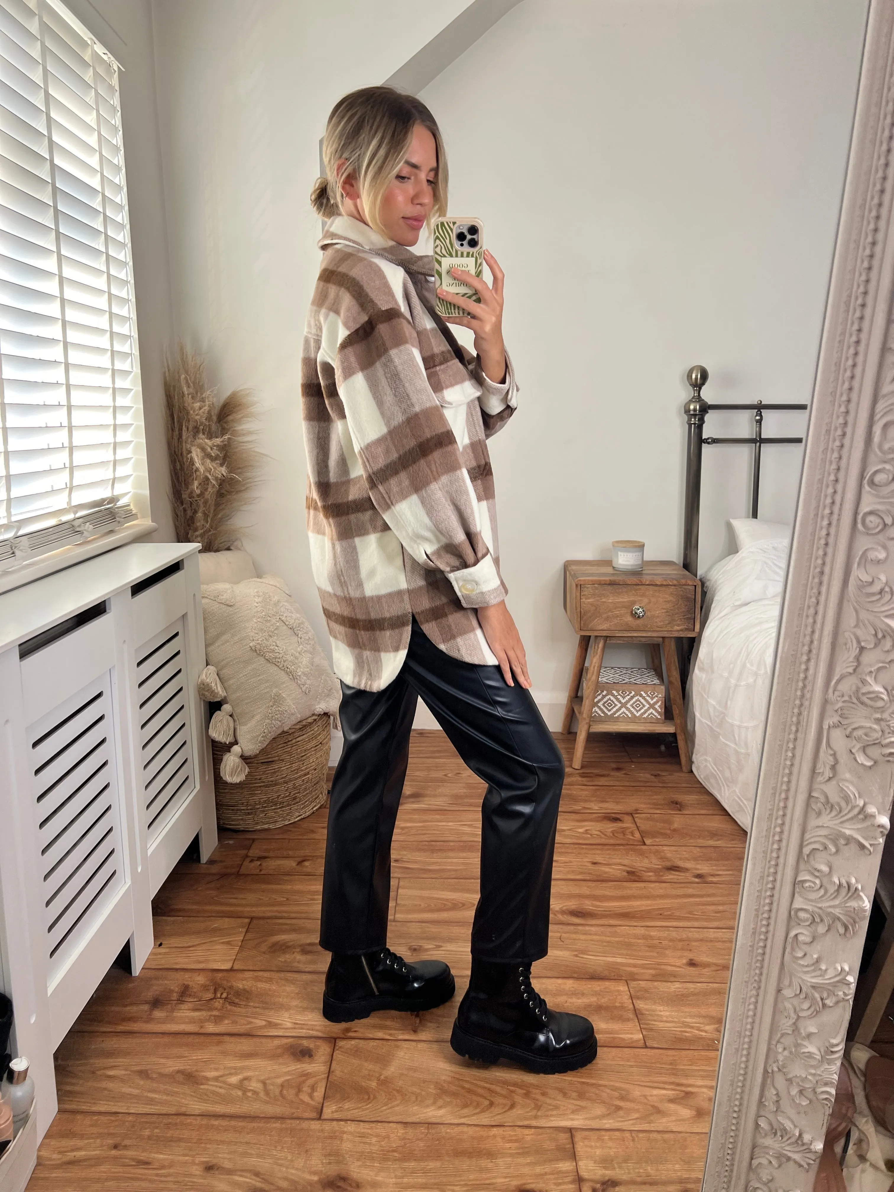 Reign Check Shacket / Neutral