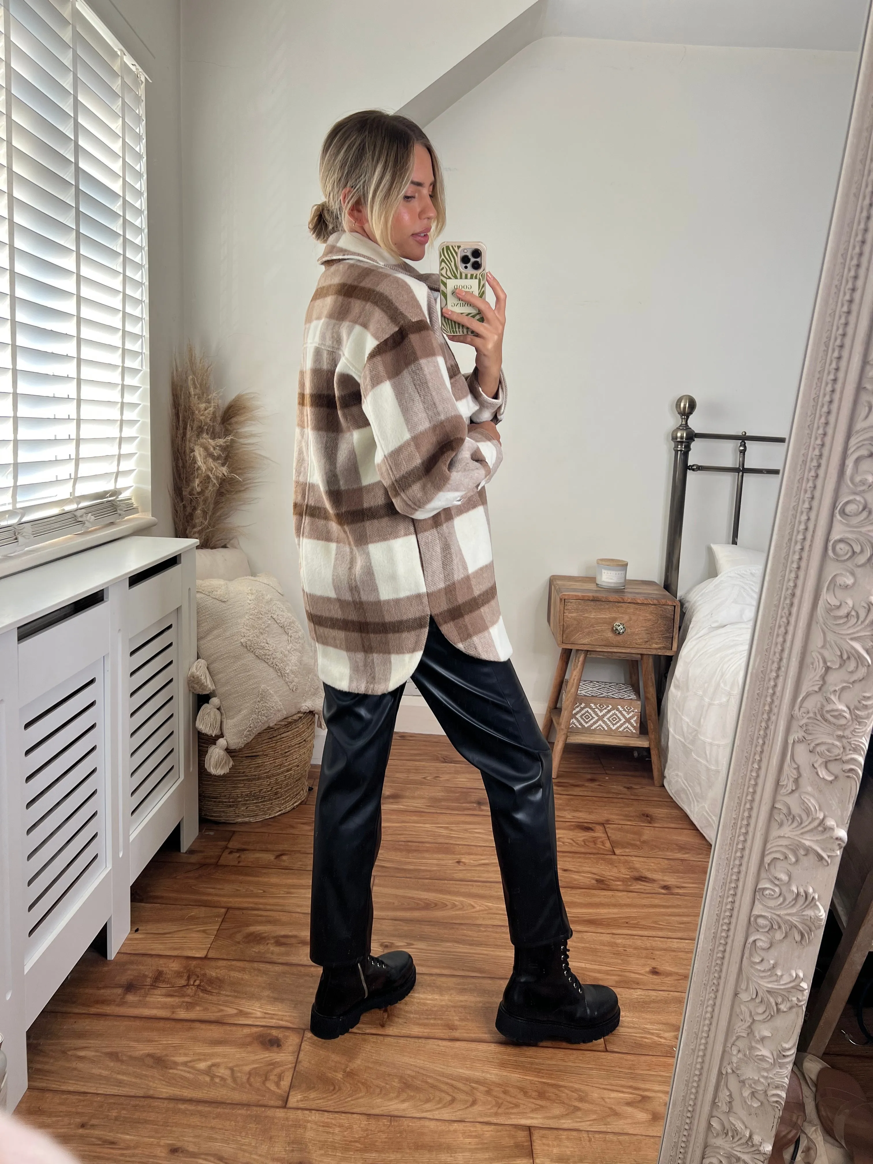 Reign Check Shacket / Neutral